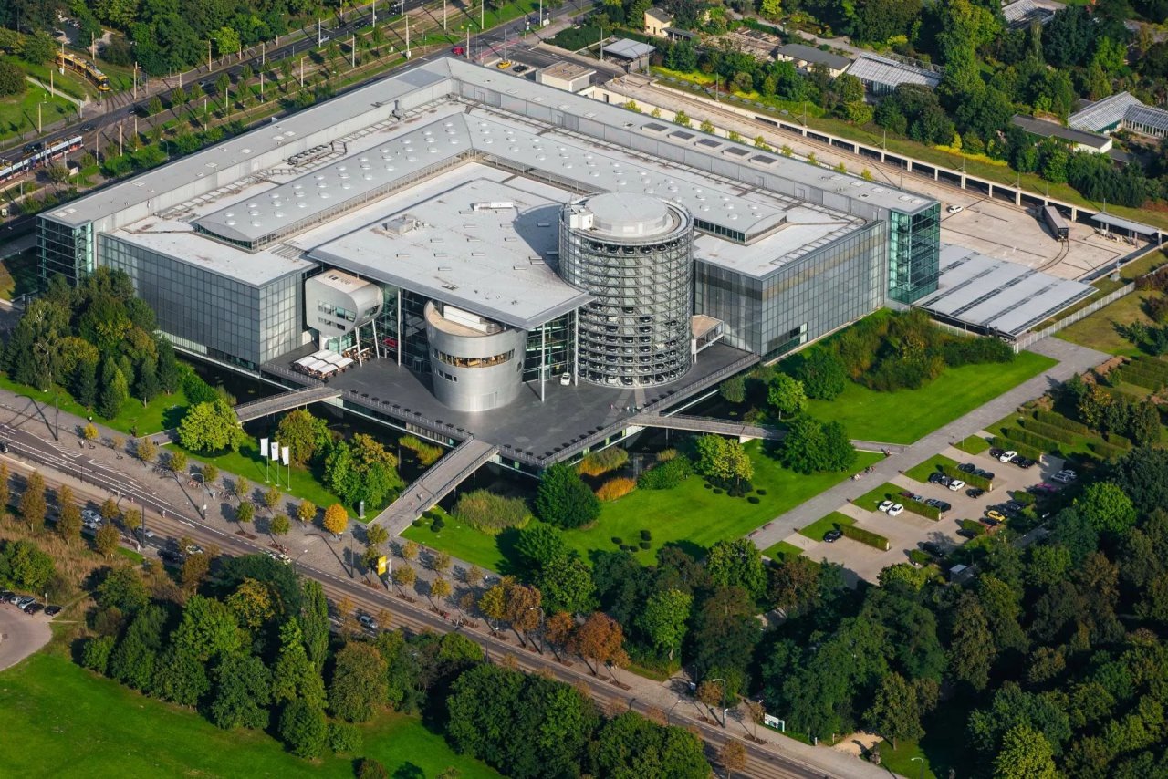 Delavci izžvižgali denarne vzpodbude za selitev v Wolfsburg