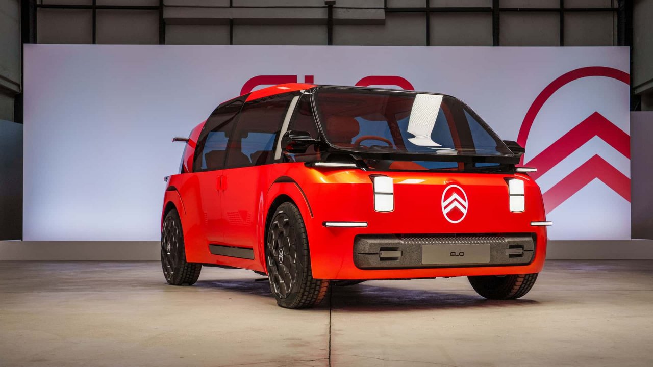 Stellantisovih 62 avtomobilov na salonu v Bruslju