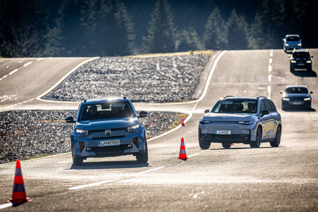 V izboru jih je 26, a za naslov se bo potegovalo 5 finalistov