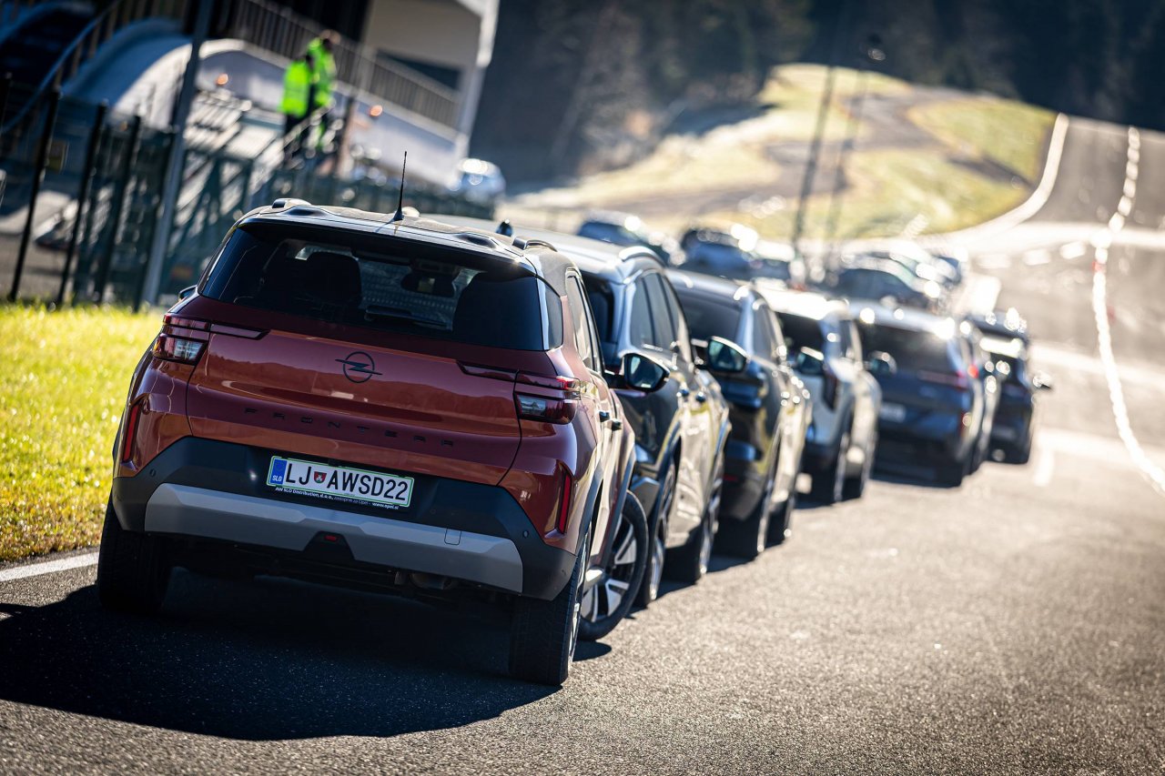 V izboru jih je 26, a za naslov se bo potegovalo 5 finalistov