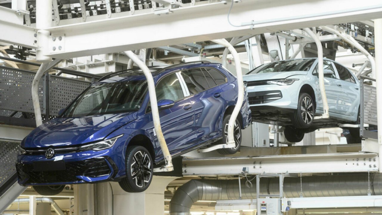 Prelomna točka, hibridi prvič pred bencinskimi motorji Prelomna točka, hibridi prvič pred bencinskimi motorji