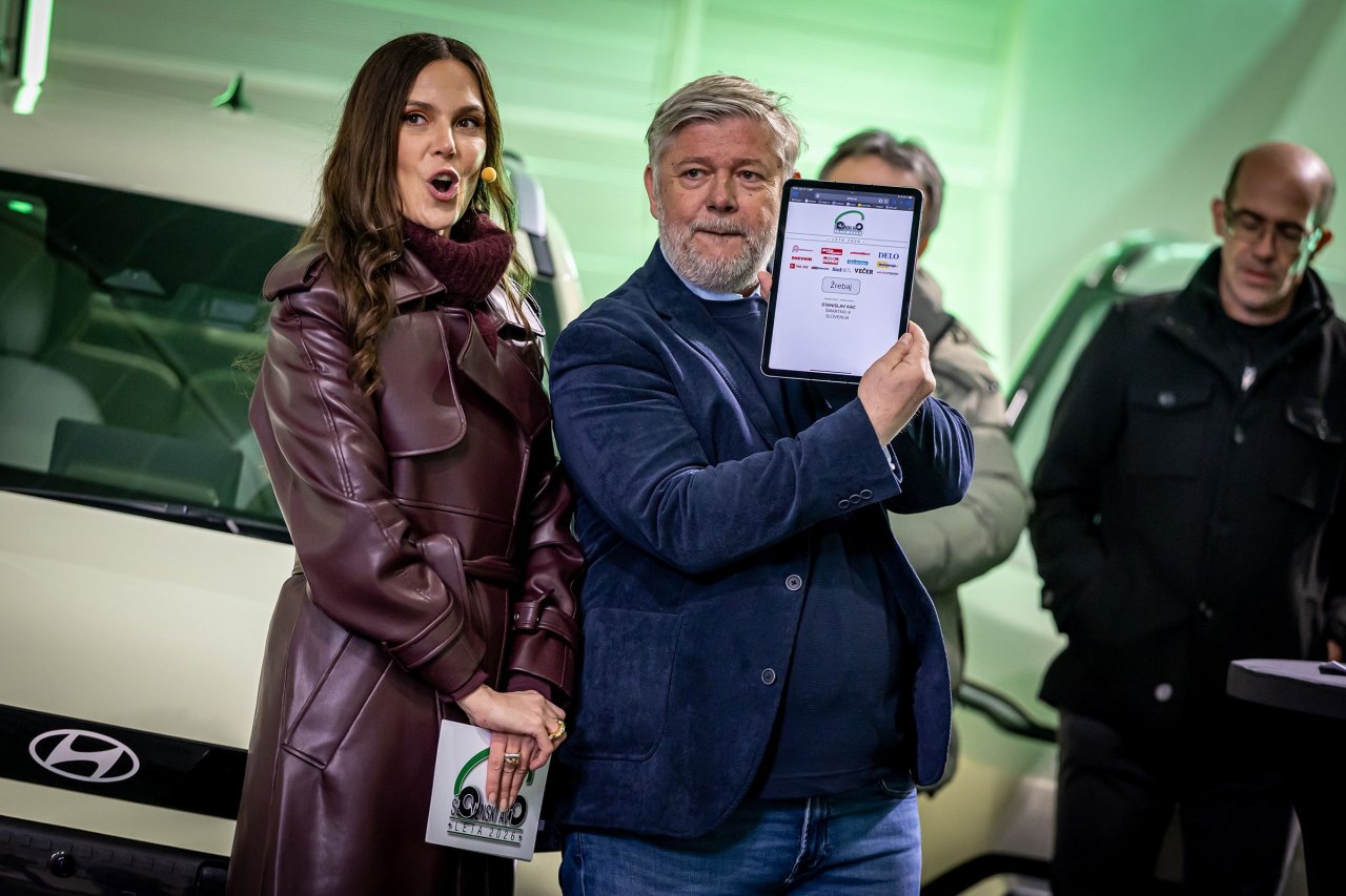 Prvič v zgodovini je naslov dobil električni avto Prvič v zgodovini je naslov dobil električni avto
