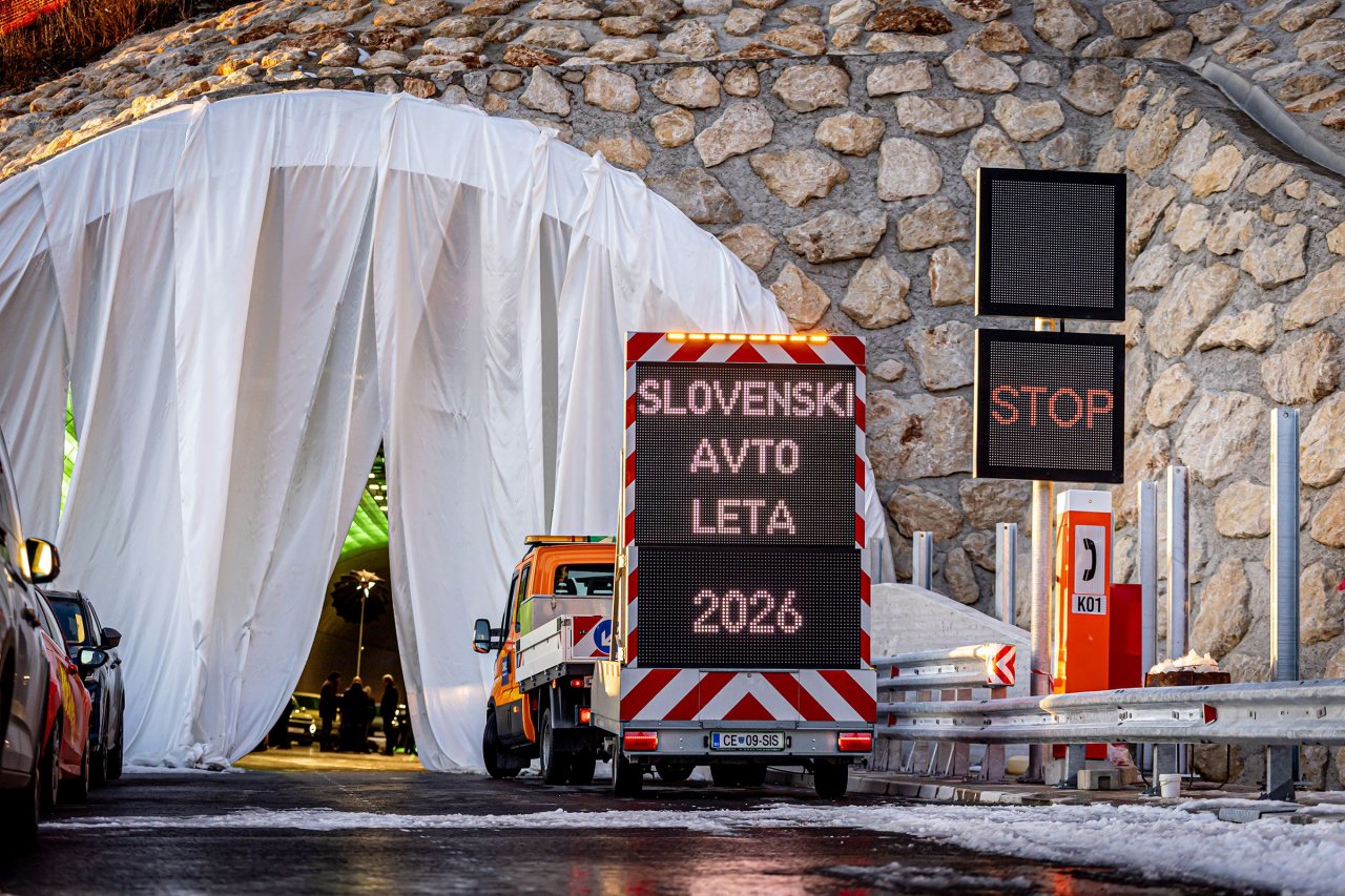 Prvič v zgodovini je naslov dobil električni avto Prvič v zgodovini je naslov dobil električni avto
