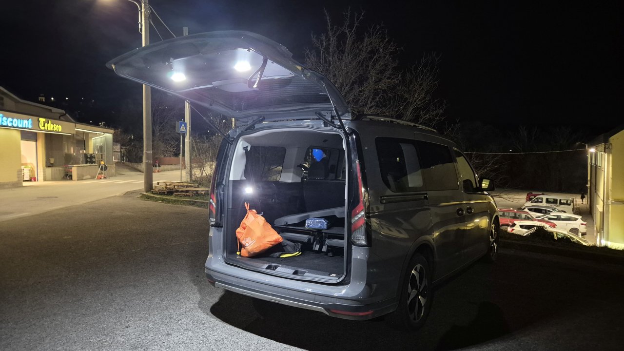 Od ostalih elektrificiranih Fordov se precej odmika Od ostalih elektrificiranih Fordov se precej odmika