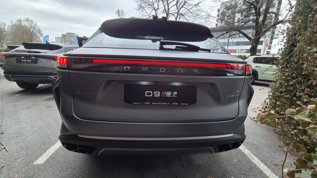 Pol leta po vstopu na trg se je za te odločilo že skoraj 500 kupcev