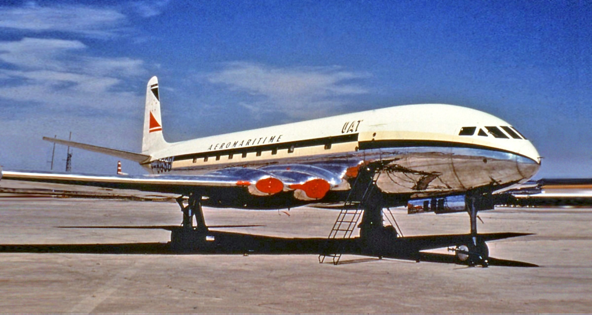 Letalo Comet 1A družbe Union Aéromaritime de Transport na letališču Le Bourget leta 1952.