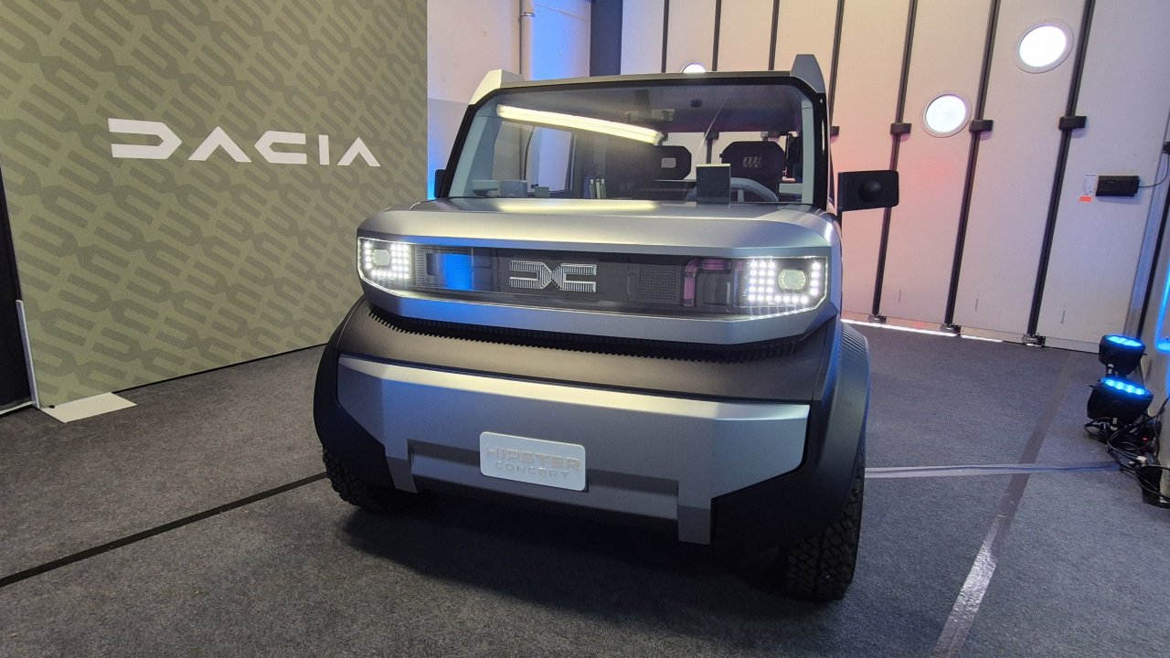 Dacia ima veliko novega, prvič od blizu tudi električni malček 