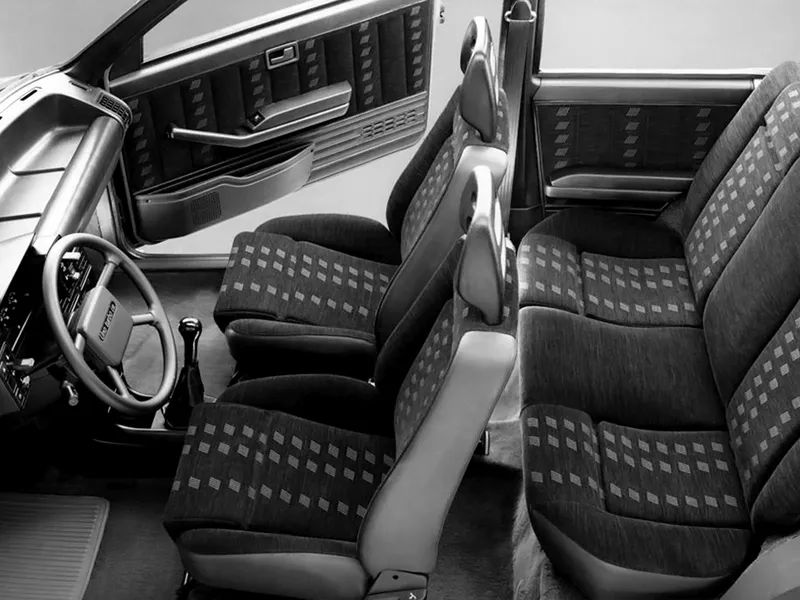 Fiat Uno Turbo i.e.: mali Italijan, ki je v 80. letih presenetil Evropo Fiat Uno Turbo i.e.: mali Italijan, ki je v 80. letih presenetil Evropo