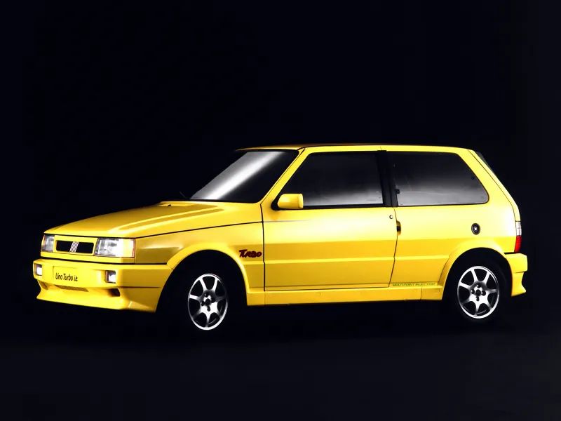 Fiat Uno Turbo i.e.: mali Italijan, ki je v 80. letih presenetil Evropo Fiat Uno Turbo i.e.: mali Italijan, ki je v 80. letih presenetil Evropo