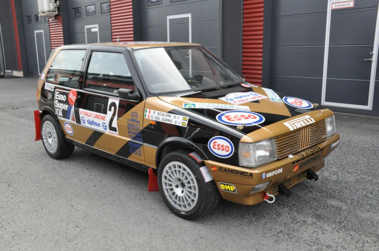 Fiat Uno Turbo i.e.: mali Italijan, ki je v 80. letih presenetil Evropo Fiat Uno Turbo i.e.: mali Italijan, ki je v 80. letih presenetil Evropo