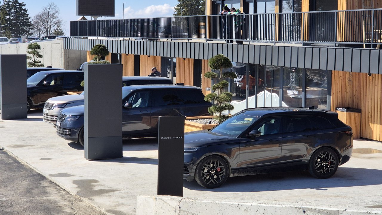 S prestižnimi terenci po smučišču