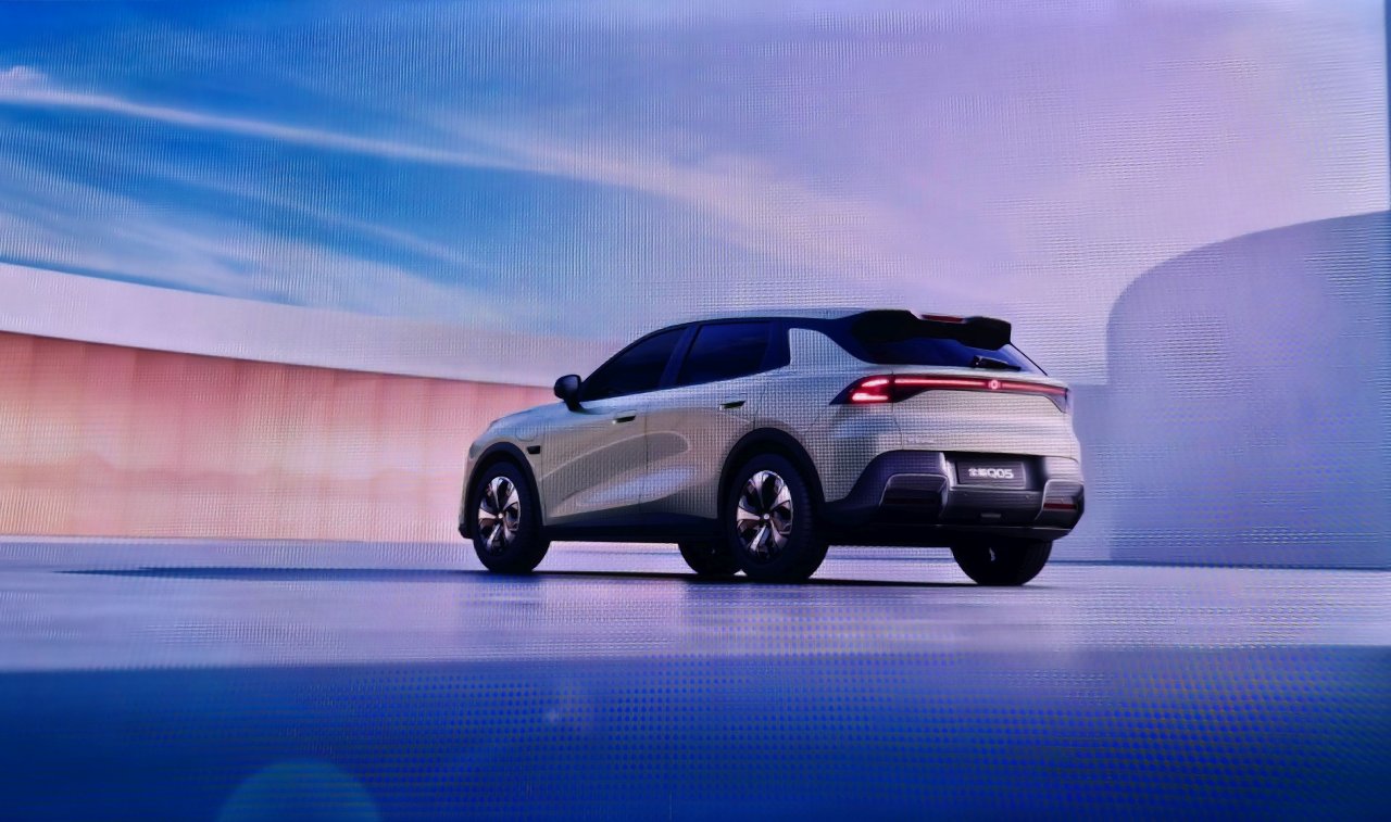 Štirje modeli, trije pogoni in osem trgovcev Štirje modeli, trije pogoni in osem trgovcev