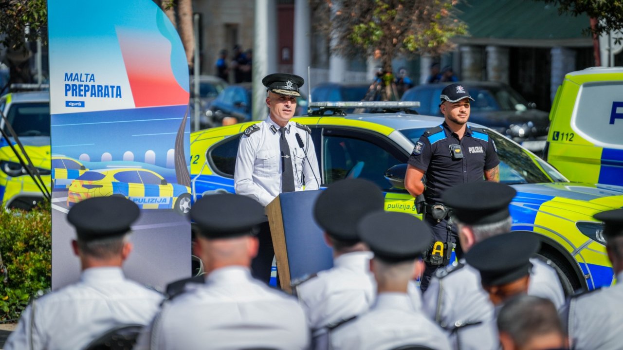 Policisti so dobili Stelvie za svoje delo Policisti so dobili Stelvie za svoje delo