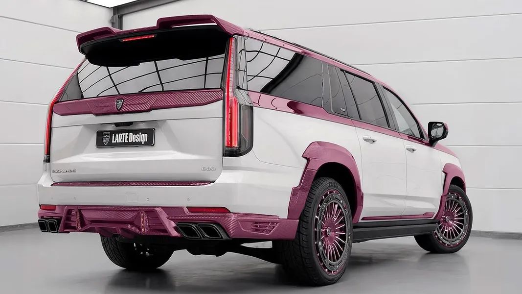 Veliki SUV za žene nogometašev Veliki SUV za žene nogometašev