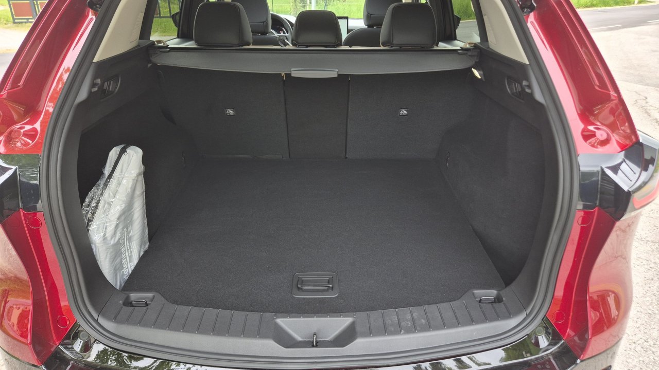 Za dobre tri tisočake cenejši od predhodnika