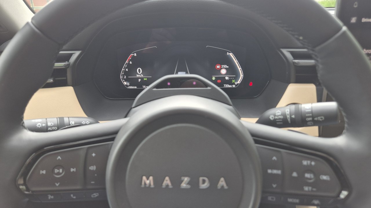 Za dobre tri tisočake cenejši od predhodnika