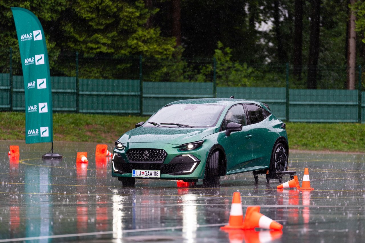 Dva Clia za najboljša mlada voznika Dva Clia za najboljša mlada voznika