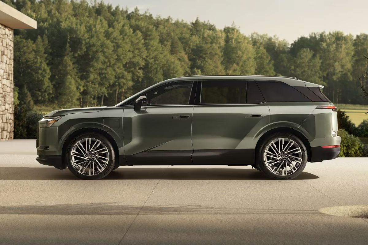 Električni Lexusov orjaški SUV za šest potnikov Električni Lexusov orjaški SUV za šest potnikov