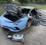 Škoda presega milijon evrov: v isti nesreči uničena dva Lamborghinija - fotografija 2