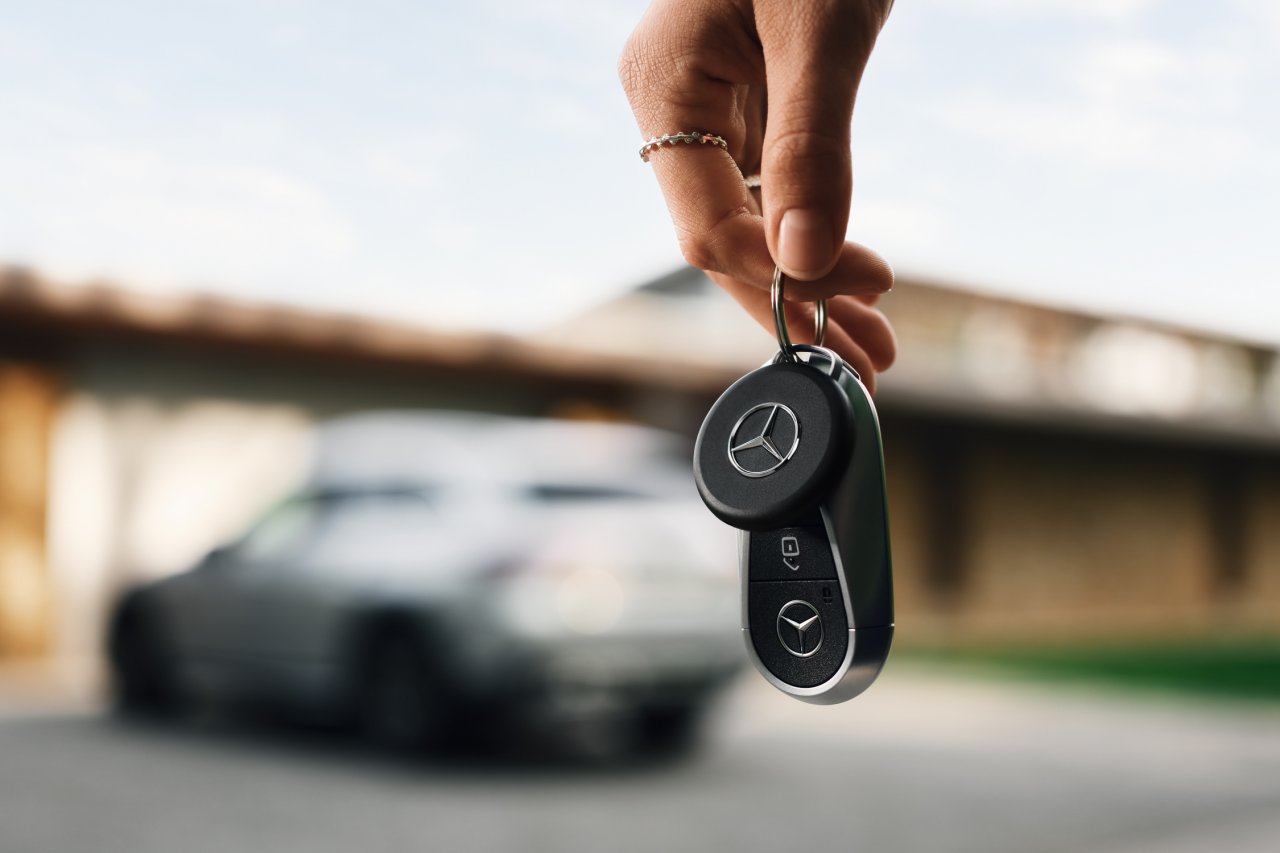 Slovenski Chipolo postal partner Mercedes-Benza