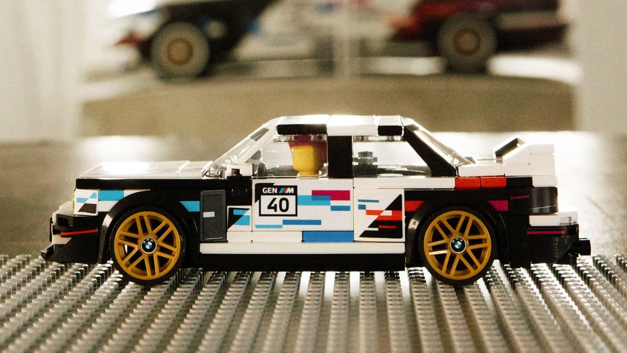 Tako je videti BMW M3, ki v dolžino meri 17 centimetrov