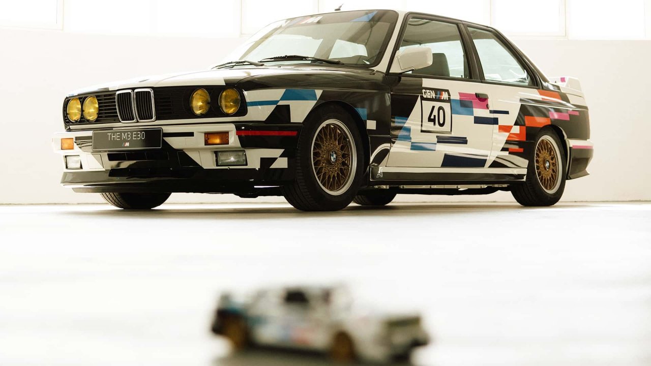 Tako je videti BMW M3, ki v dolžino meri 17 centimetrov