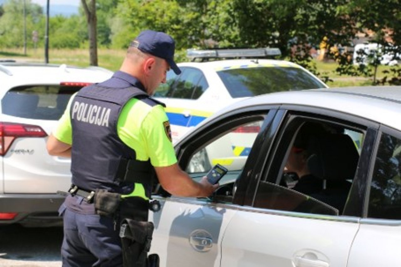 258 voznikov pijanih za volanom, 36 pa pod vplivom drog 258 voznikov pijanih za volanom, 36 pa pod vplivom drog