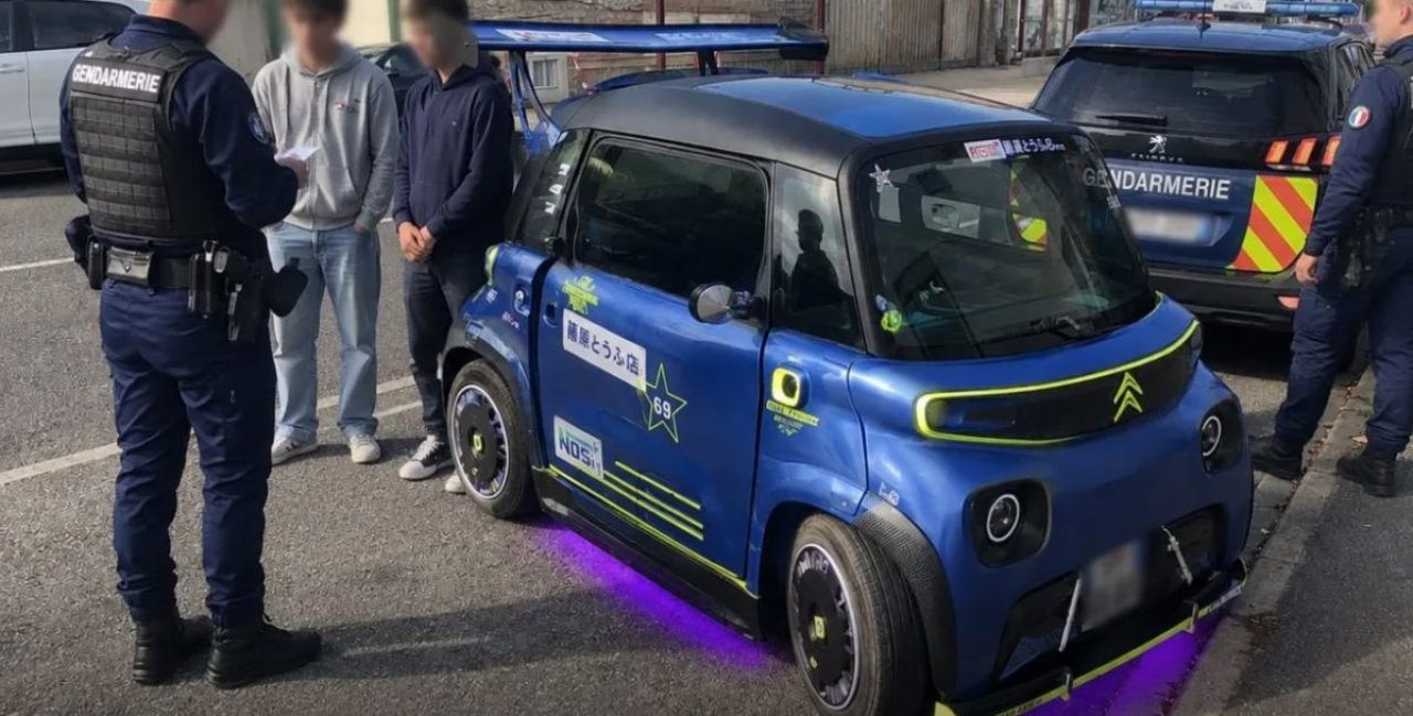 Najstnika s predelanim Citroenom Amijem divjala skoraj 100 km/h Najstnika s predelanim Citroenom Amijem divjala skoraj 100 km/h