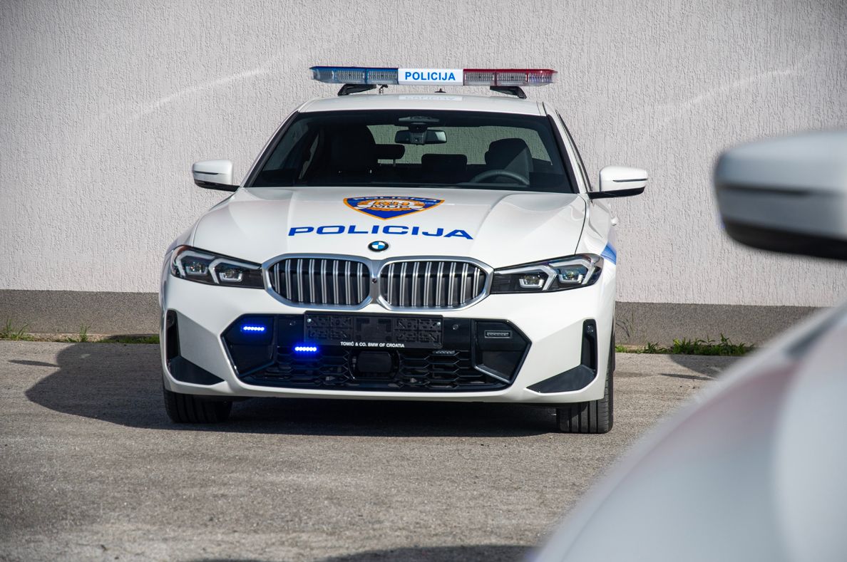 To so novi policijski BMW-ji za spremstvo in varovanje To so novi policijski BMW-ji za spremstvo in varovanje