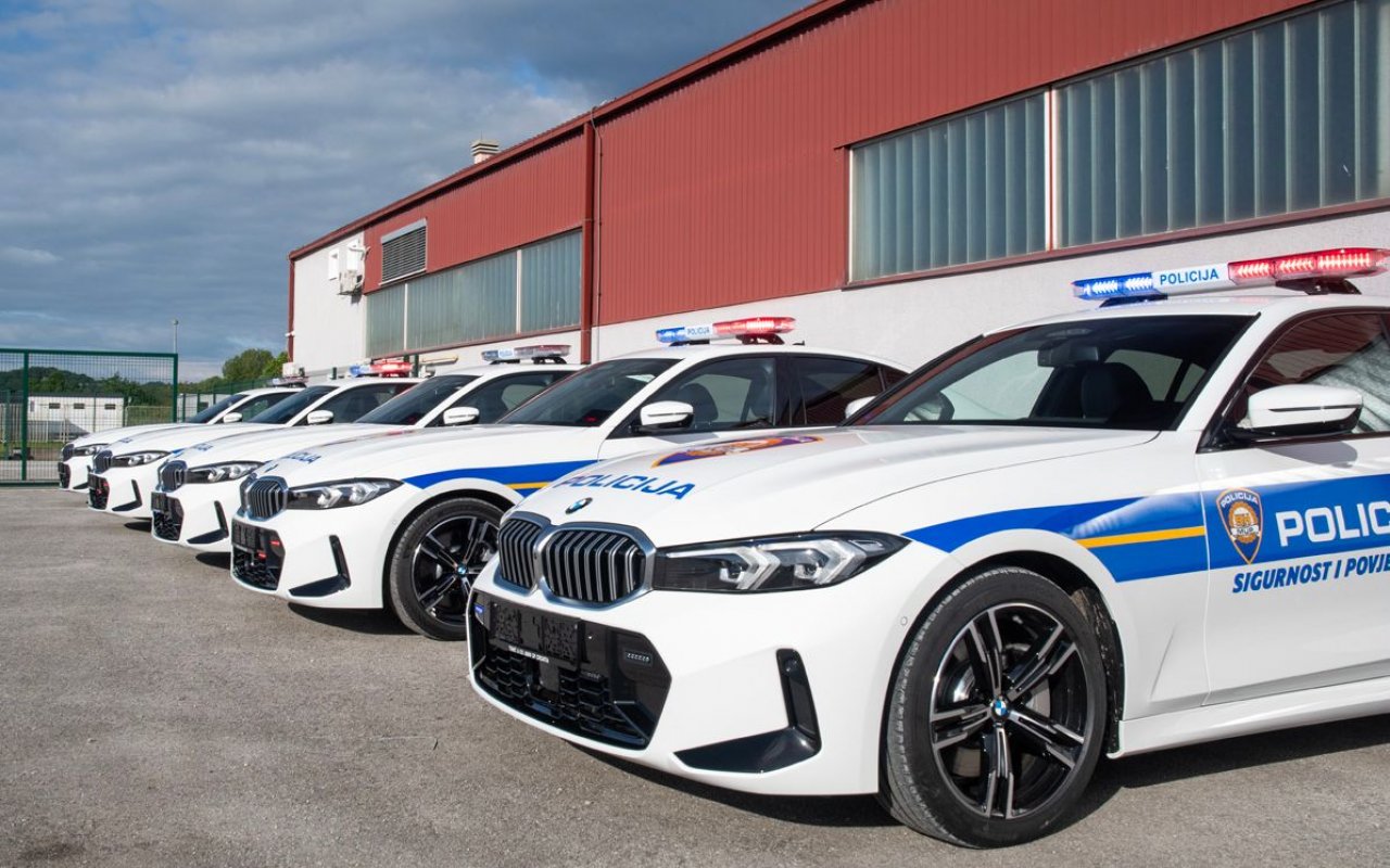 To so novi policijski BMW-ji za spremstvo in varovanje To so novi policijski BMW-ji za spremstvo in varovanje