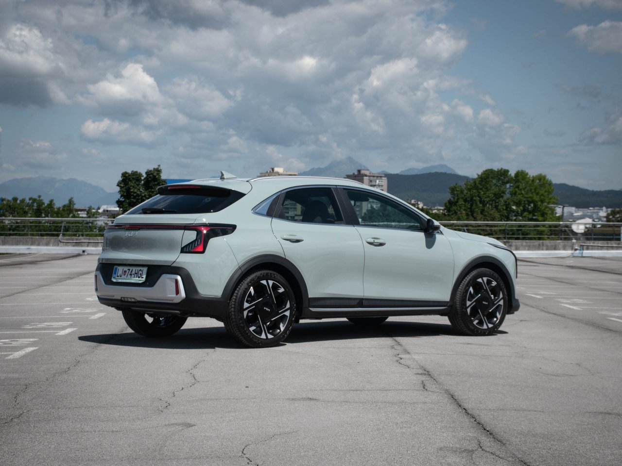 Kia XCeed ima pod isto streho zanimivega konkurenta