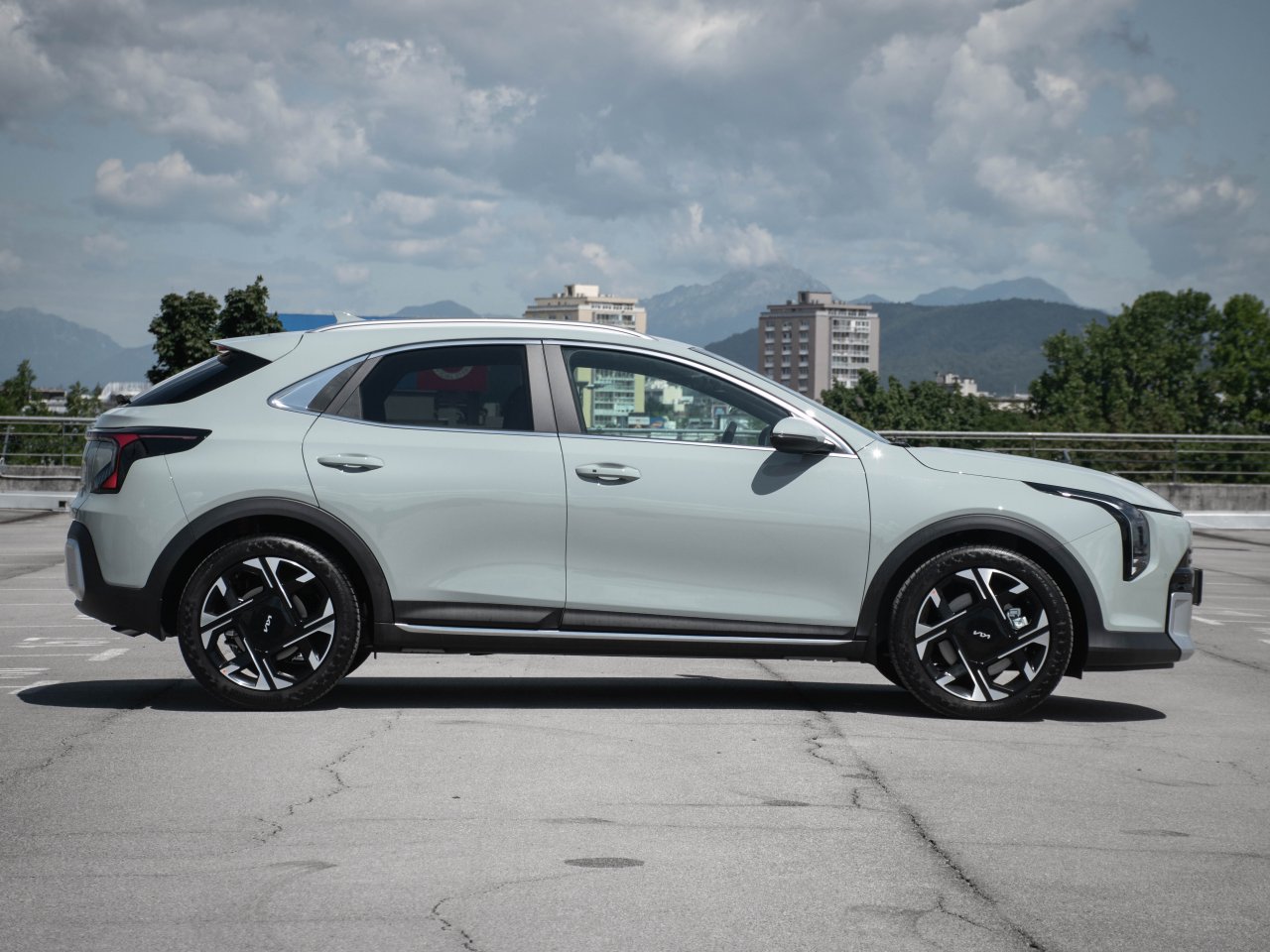Kia XCeed ima pod isto streho zanimivega konkurenta