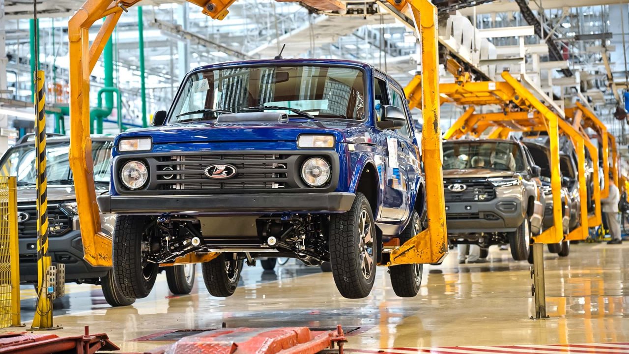 Lada Niva po 49 letih do korenite prenove, prvič z varnostno blazino