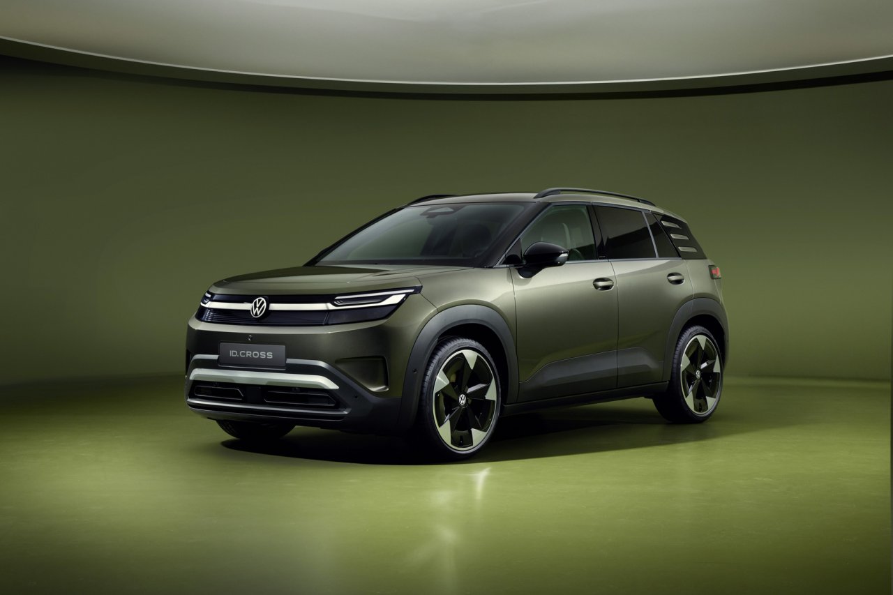 Mali električni SUV z velikim prtljažnikom in dosegom do 436 kilometrov Mali električni SUV z velikim prtljažnikom in dosegom do 436 kilometrov