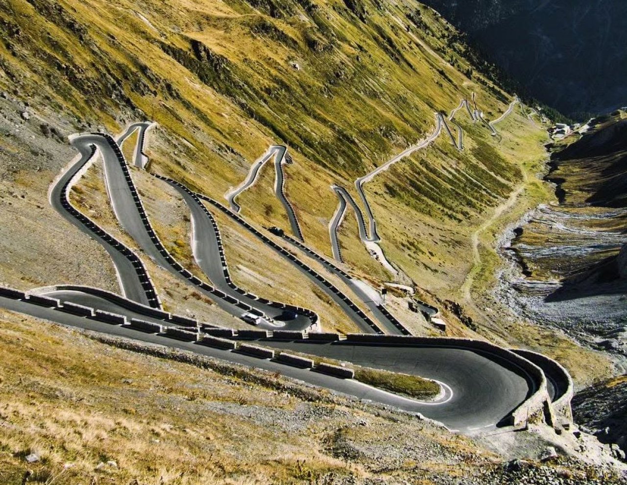 Prepoved organiziranih motorističnih dogodkov, vožnja z motorjem dovoljena Prepoved organiziranih motorističnih dogodkov, vožnja z motorjem dovoljena