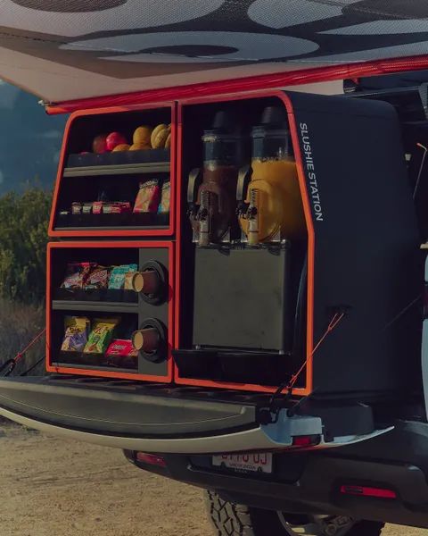 Rivian R1T kot mobilna reševalna postaja za ultramaratonce