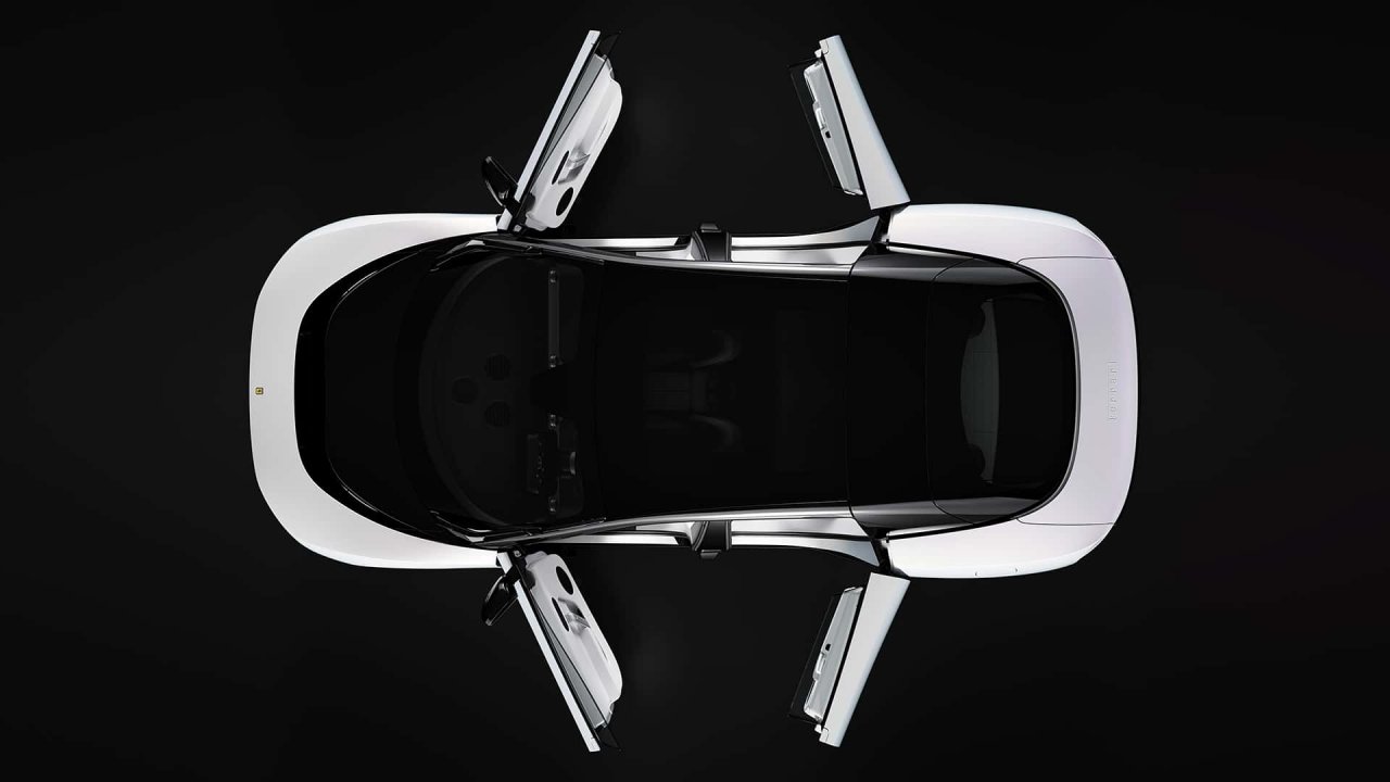 To je prvi serijski Ferrari Luce, stane skoraj milijon evrov To je prvi serijski Ferrari Luce, stane skoraj milijon evrov