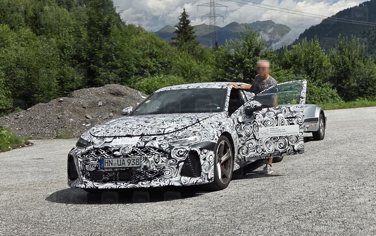 Ujeli smo novi Audi A6 RS v obeh različicah Ujeli smo novi Audi A6 RS v obeh različicah