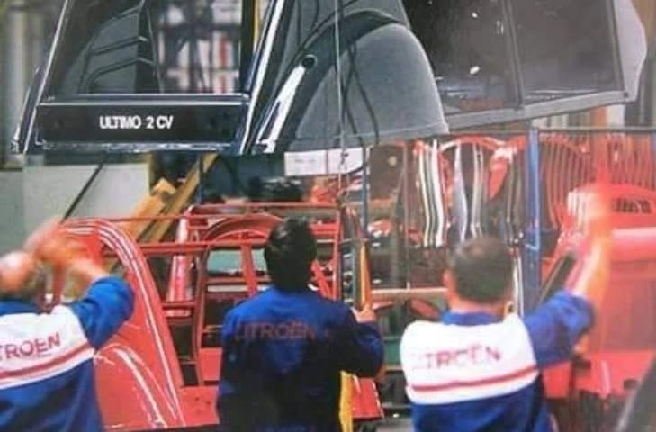 Zadnji primerek Spačka ni šel v roke Citroena, pač pa… Zadnji primerek Spačka ni šel v roke Citroena, pač pa…