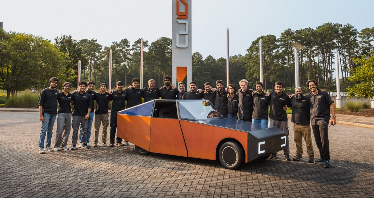 Avto, ki deluje na sonce, s podporo BMW-ja Avto, ki deluje na sonce, s podporo BMW-ja