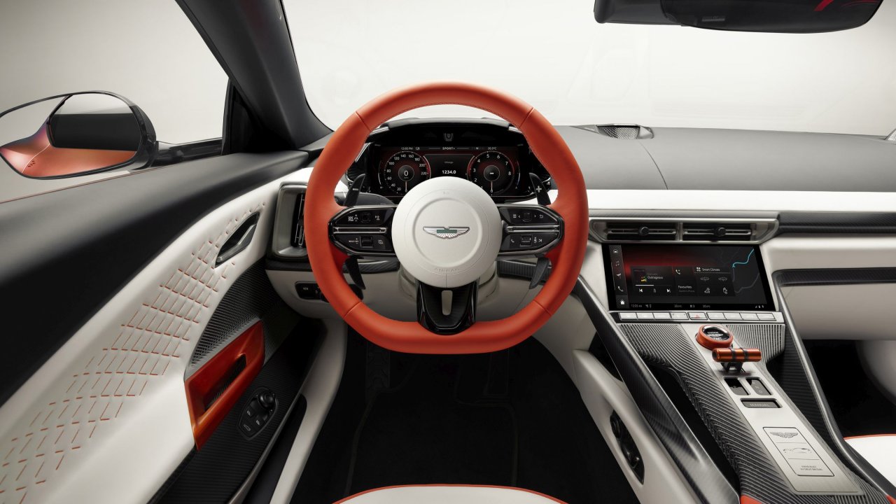Novi karbonski posebnež z V12 in le 150 primerki Novi karbonski posebnež z V12 in le 150 primerki