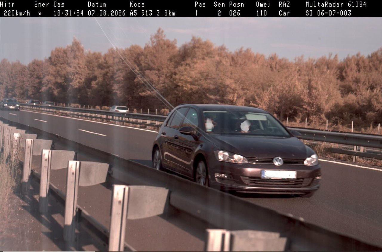 Običajni Golf gre tudi preko 220 km/h