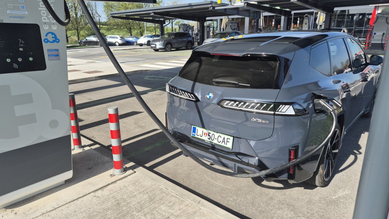 Prvi BMW nove dobe, ki ne razočara