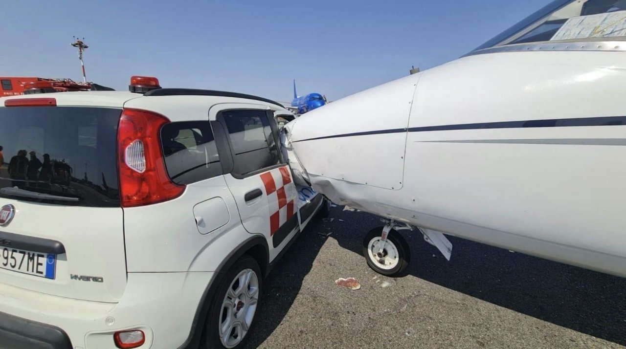 Na letališki ploščadi s Fiat Pando trčila v zasebno letalo