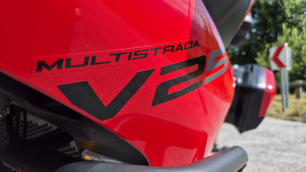 S temeljito prenovljenim Ducatijem po najlepših slovenskih serpentinah S temeljito prenovljenim Ducatijem po najlepših slovenskih serpentinah