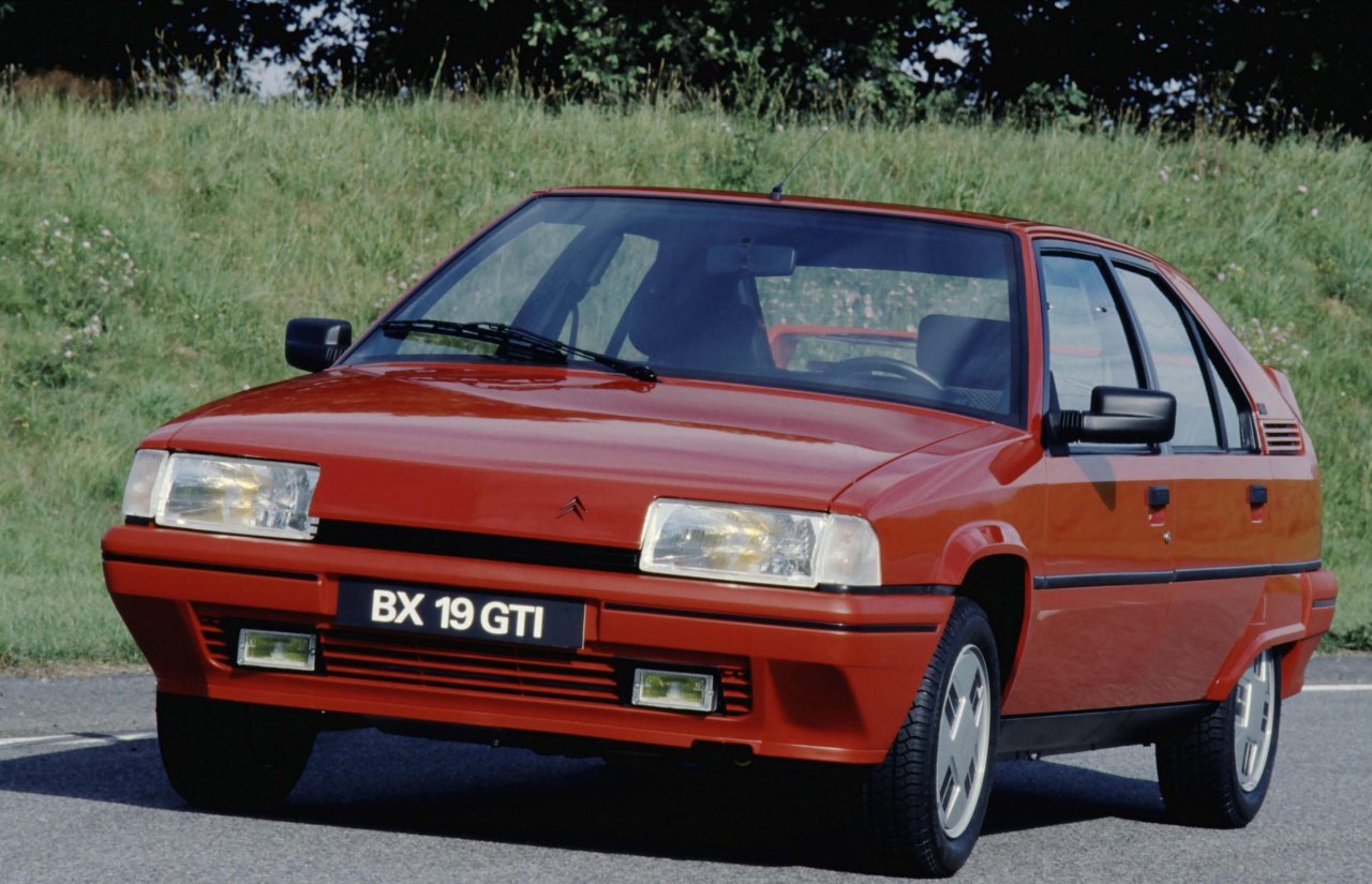 Štirideset let športnika iz časov, ko si je Citroen še upal biti drugačen Štirideset let športnika iz časov, ko si je Citroen še upal biti drugačen