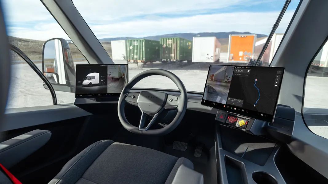 Tesla Semi prihaja v Evropo, prve velike stranke ga že naročajo