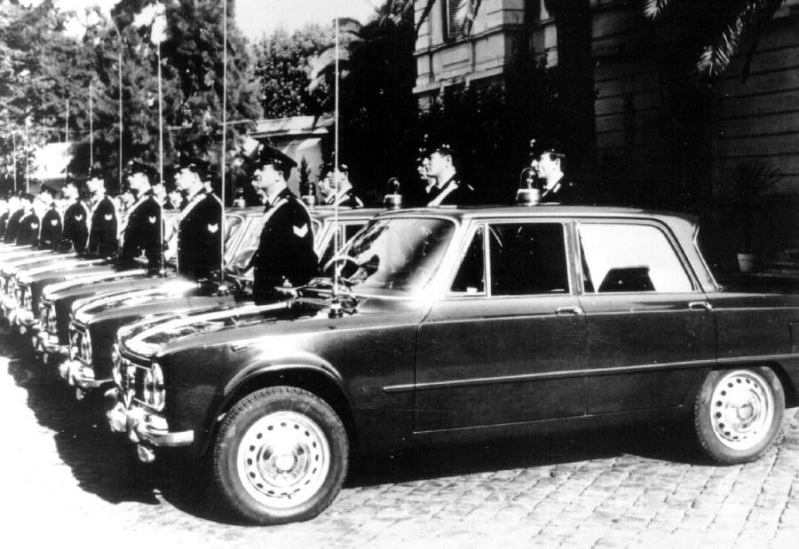 V igri za Alfo Romeo je bil tudi ameriški Ford V igri za Alfo Romeo je bil tudi ameriški Ford