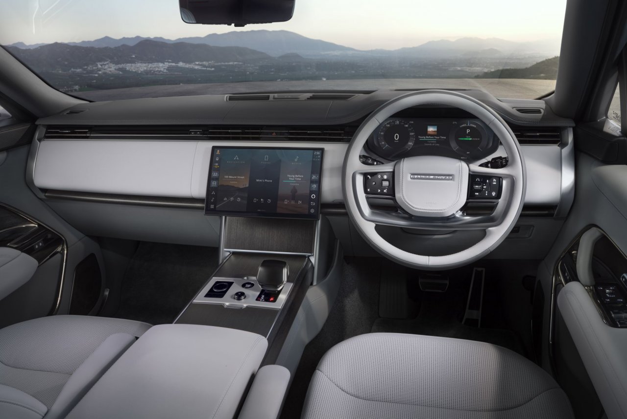 Dobrih 163 tisočakov stane prvi električni Range Rover Dobrih 163 tisočakov stane prvi električni Range Rover