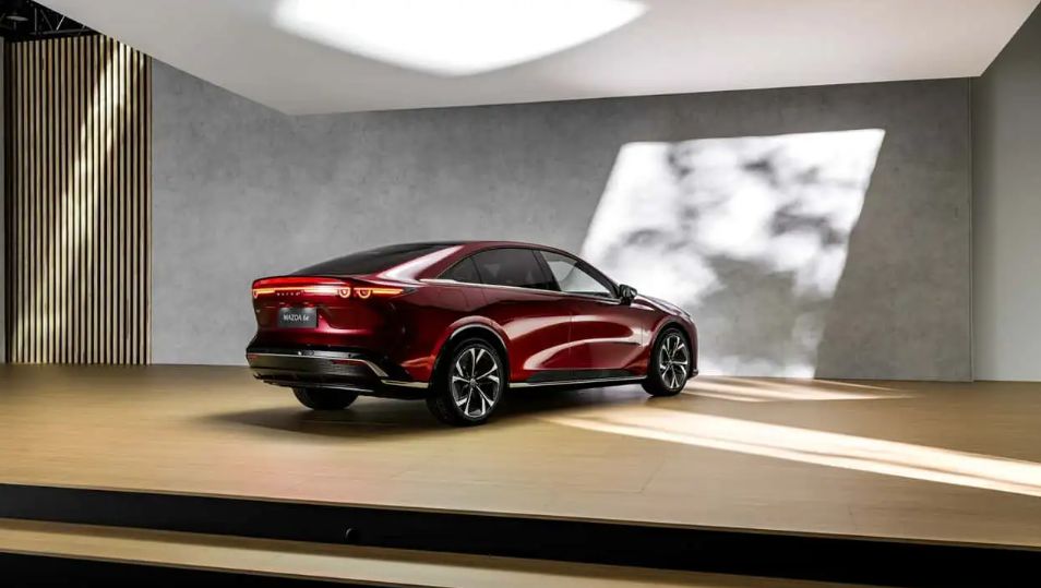 Mazda 6e z večjo baterijo in do 560 km dosega Mazda 6e z večjo baterijo in do 560 km dosega
